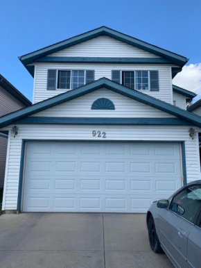 Small Private Basement Suite with own bathroom and share Laundry